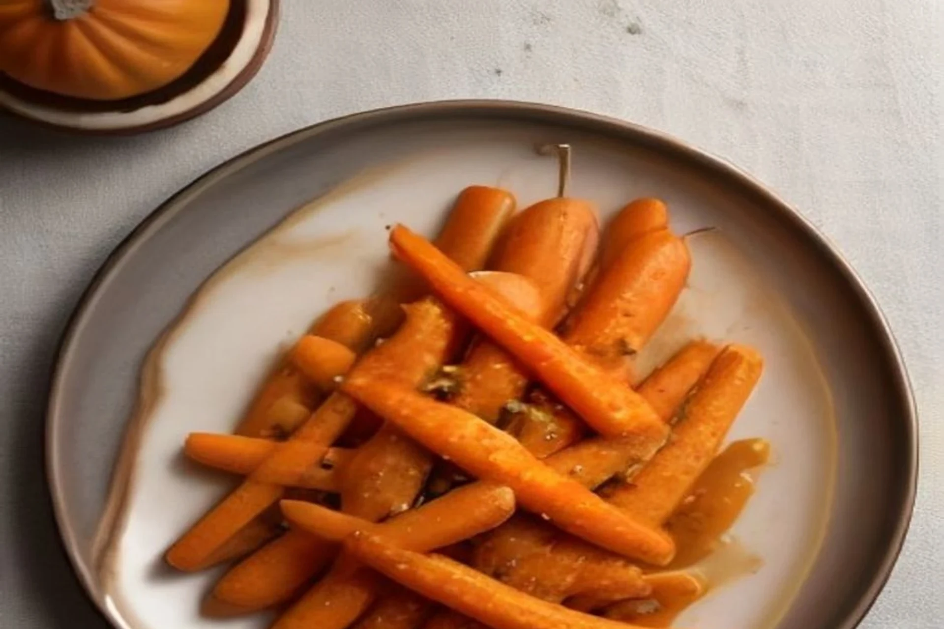 Healthy Honey Glazed Carrots | Glossy and Caramel-Edged